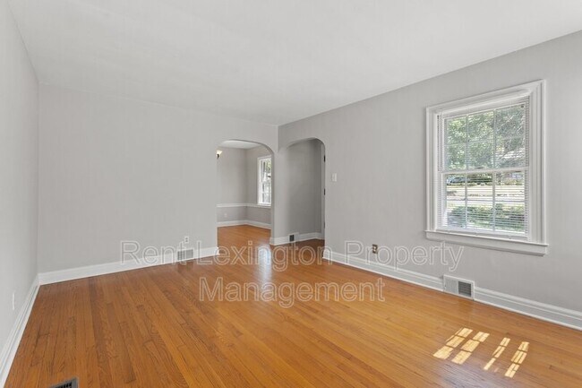 Building Photo - 147 Westgate Dr
