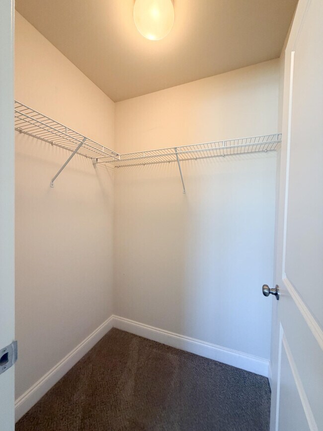 Building Photo - 1140 Orchard Dr