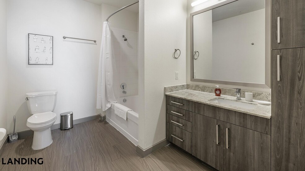 Building Photo - 101 S Center St