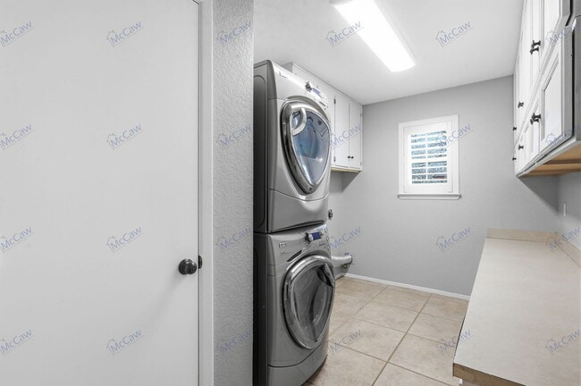 Building Photo - 1325 Bancroft Rd