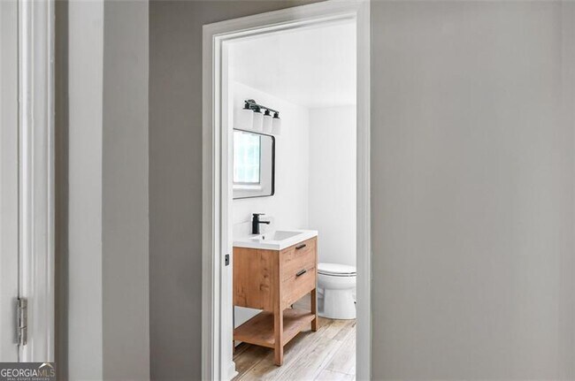 Building Photo - 2900 Eleanor Terrace NW