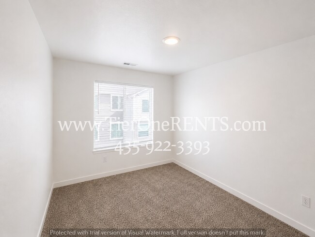 Building Photo - This property offers a NO DEPOSIT option available for qualified renters!