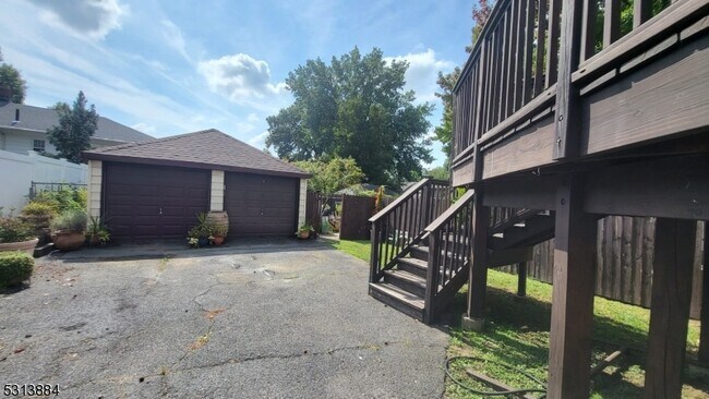 Building Photo - 47 Hackensack Ave