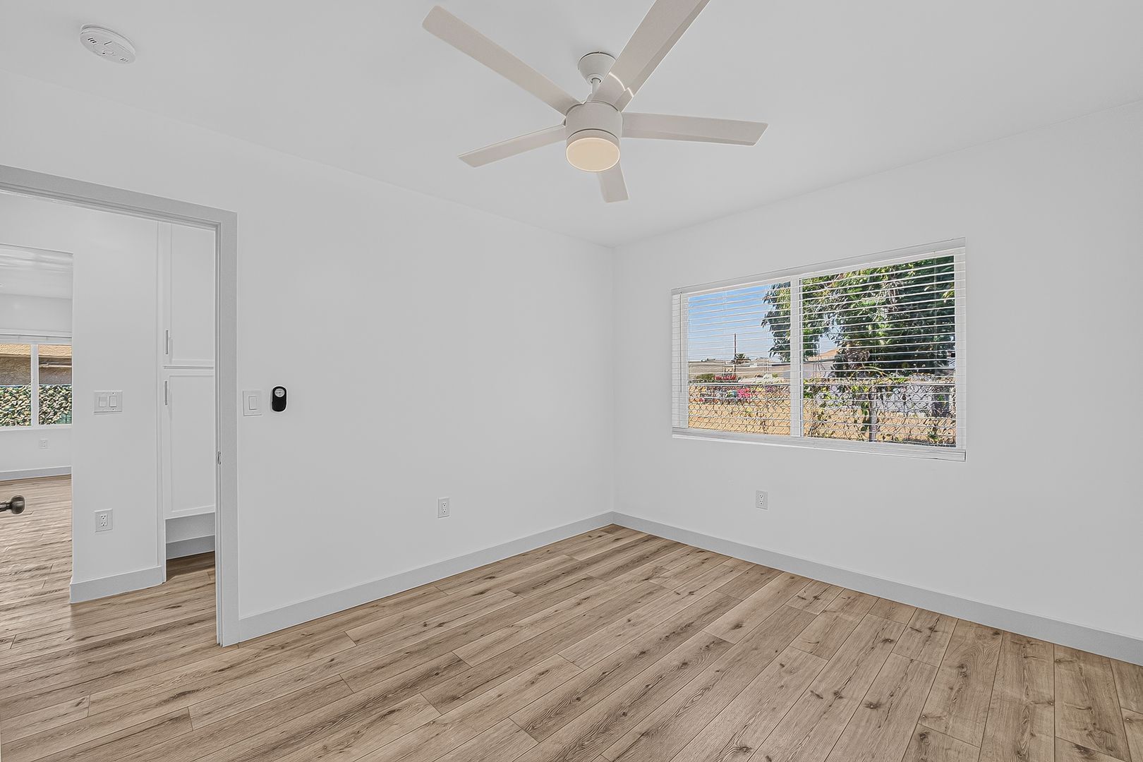 Building Photo - 933 Alamitos Ave