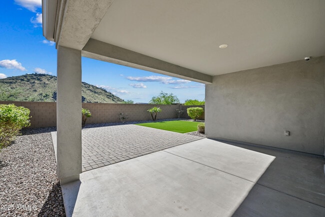 Building Photo - 1825 E Saguaro Park Ln