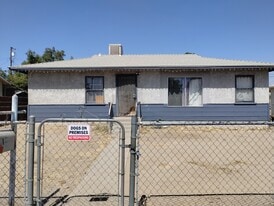 Building Photo - 911 Casa Grande St