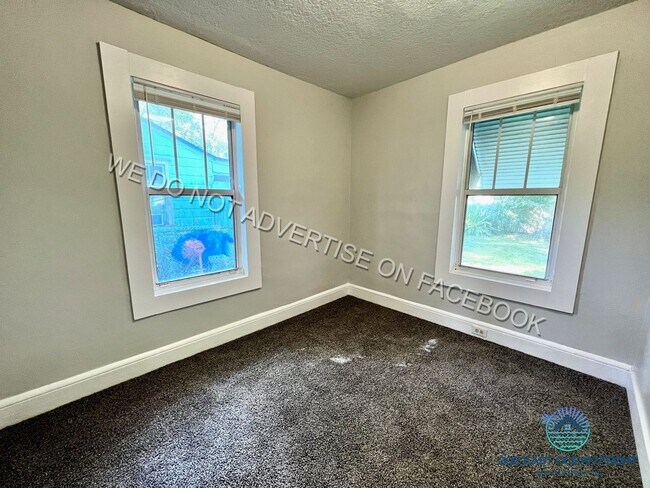 Building Photo - $200 OFF FIRST MONTH RENT - Lovely 2 bedroom / 1 bathroom home now available for rent!