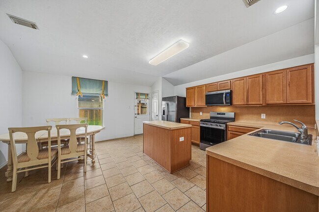 Building Photo - 22327 Albee Dr