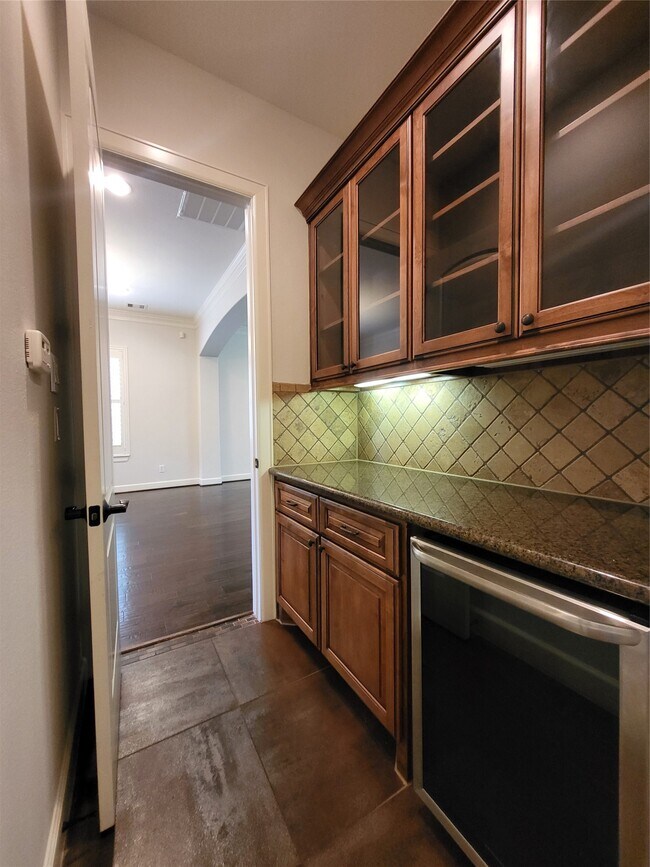Building Photo - 8811 Van Allen Dr