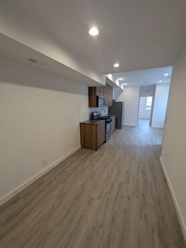 Building Photo - 6614 Rising Sun Ave