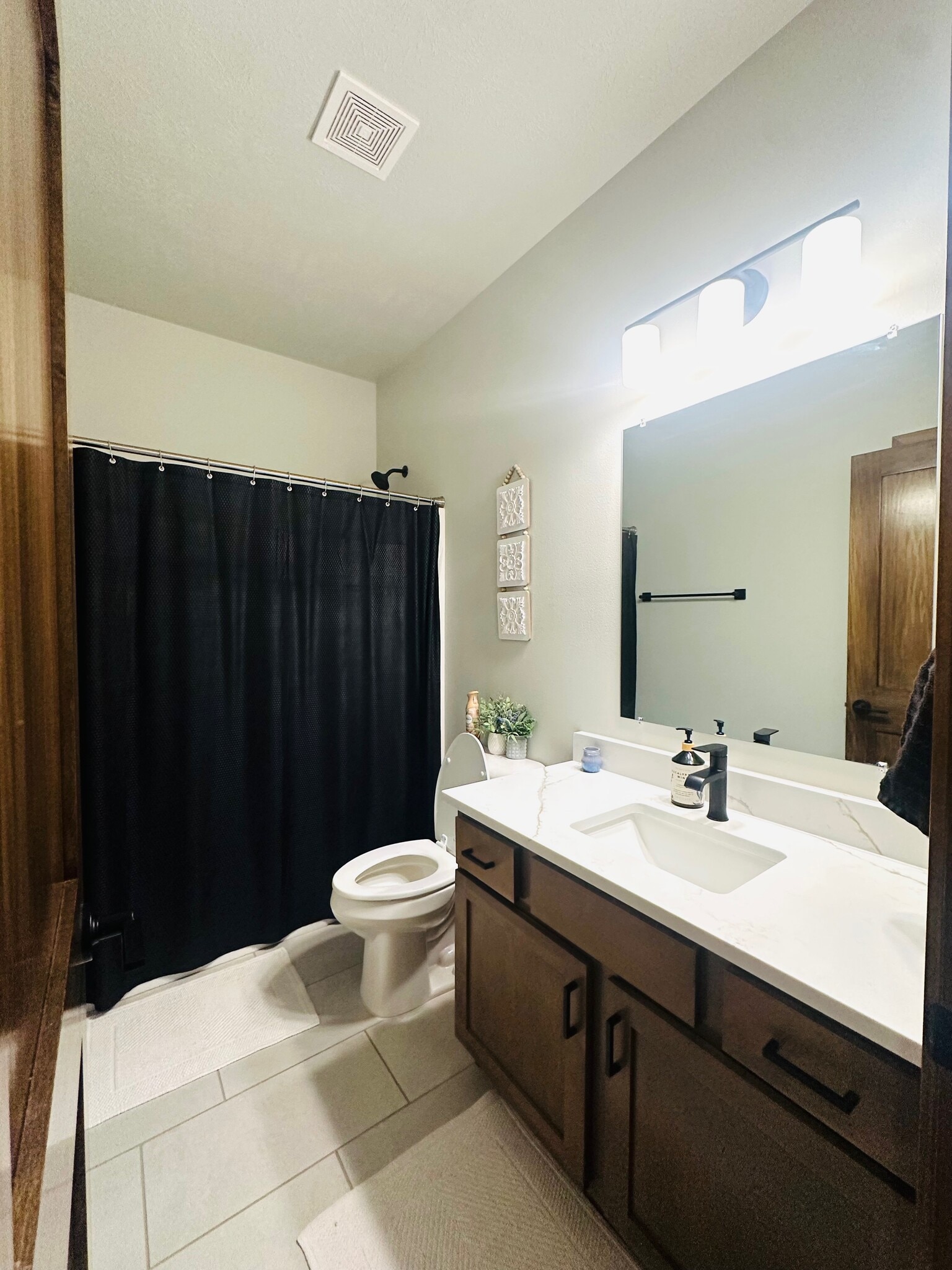 Building Photo - 5513 S Dubuque Ave