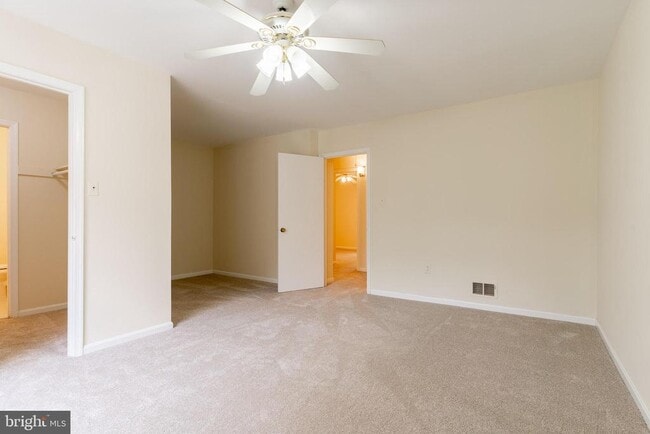 Building Photo - 3840 Persimmon Cir