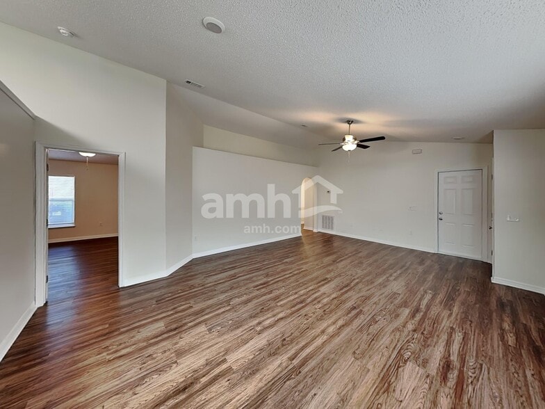 Building Photo - 7740 Harbor Lake Dr