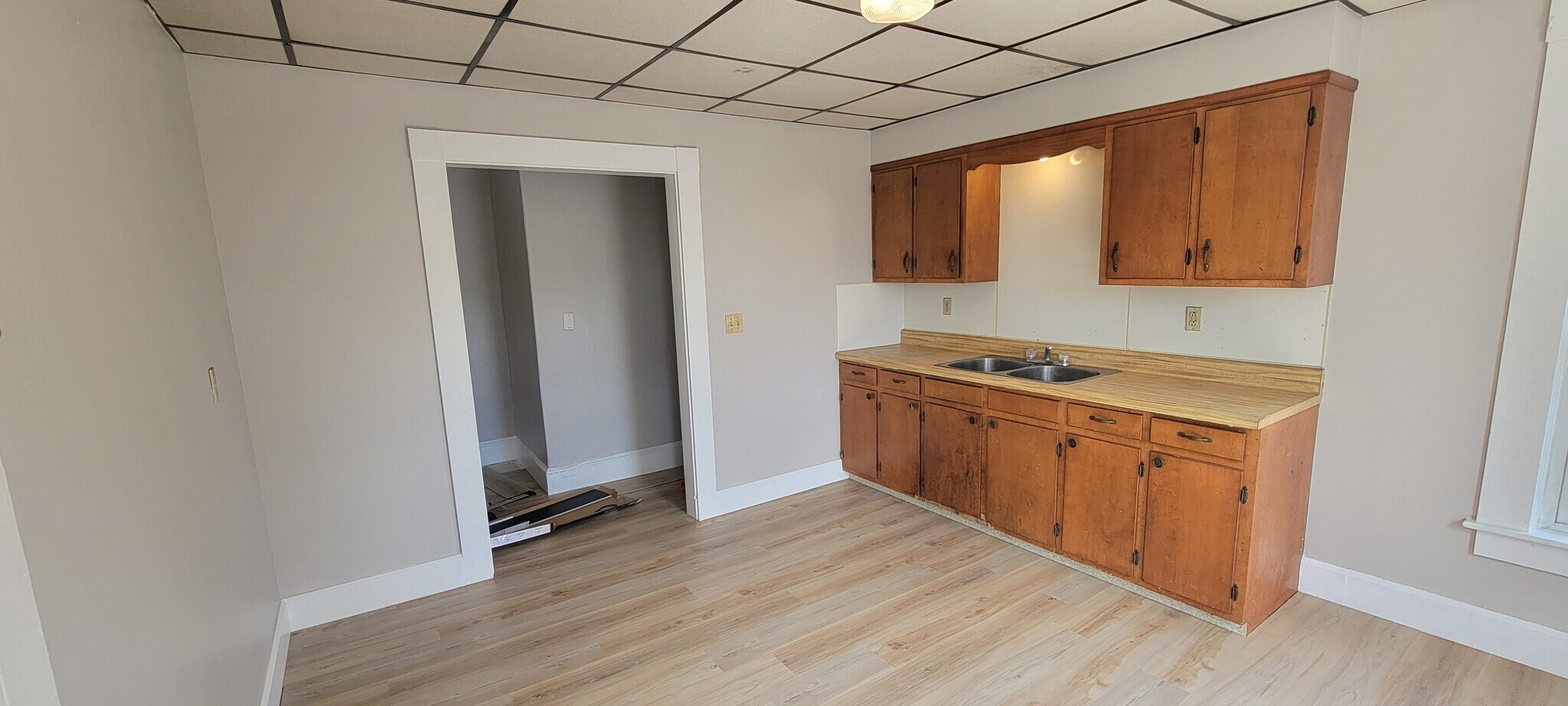 Kitchen - 47 Pine St