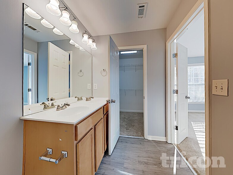 Building Photo - 3038 Deerborne Ct