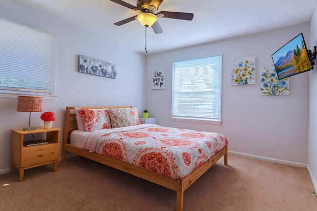 Building Photo - 8800 Nightingale Ln