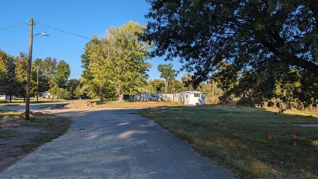 Building Photo - 2301 S Illinois Ave