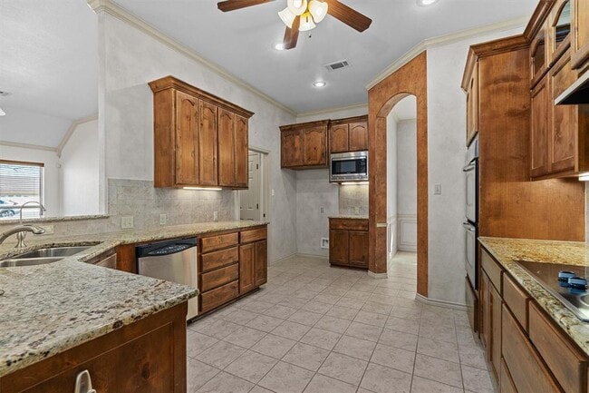 Building Photo - 209 Sarahs Ln