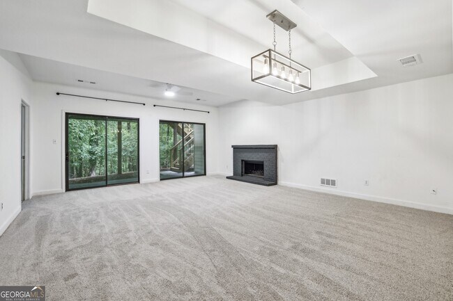 Building Photo - 110 Westchester Way