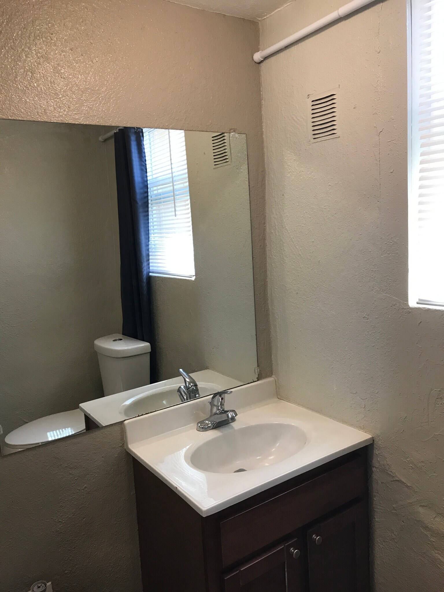Sink - 3586 Sanford St