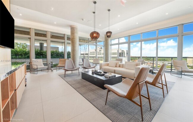 Building Photo - 9600 S Dixie Hwy