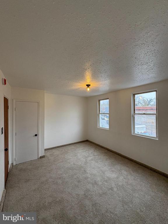 Building Photo - 5504 Devon St