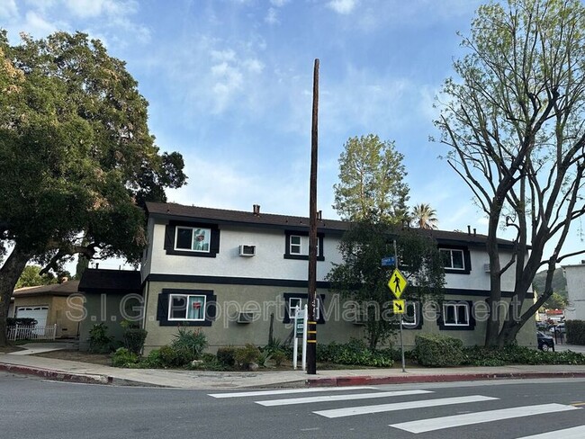 Building Photo - 10560 Sherman Grove Ave