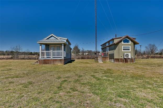 Building Photo - 24097 Hwy 6