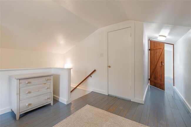 Building Photo - 705 Buttonwood St