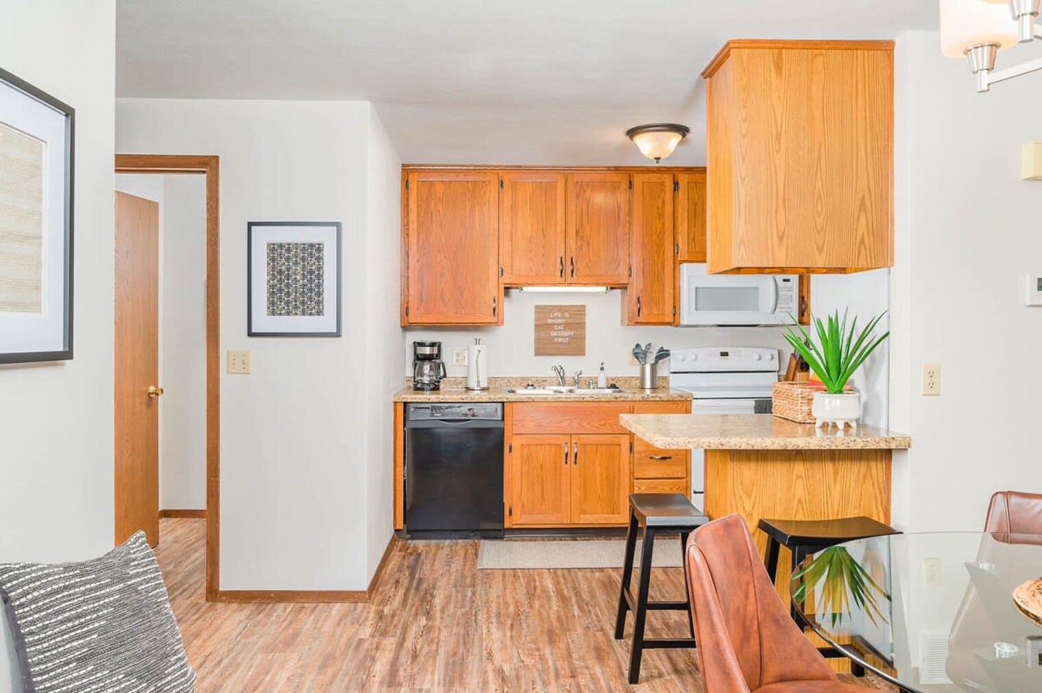 Building Photo - 1209 W Ridgeview Dr