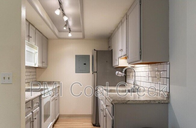 Building Photo - 2902 Shadow Creek Dr