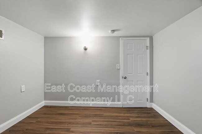 Building Photo - 5906 The Alameda