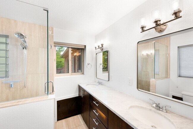 Building Photo - 4BD, 3BA Park Hill Home with Yard and 2-Car Garage
