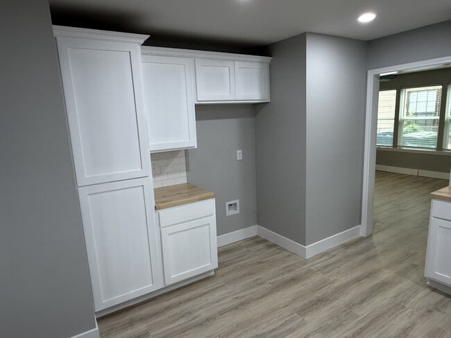 Building Photo - 146 Redrock Dr