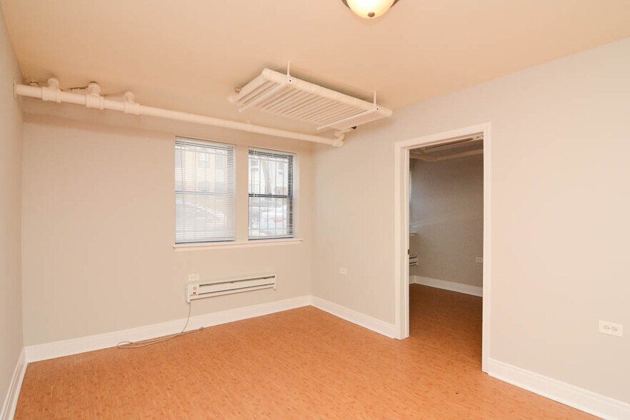 Building Photo - 5736 N Winthrop Ave