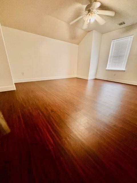 Building Photo - 23915 Floragate Dr