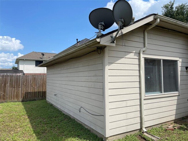 Building Photo - 7418 Parkcraft Dr