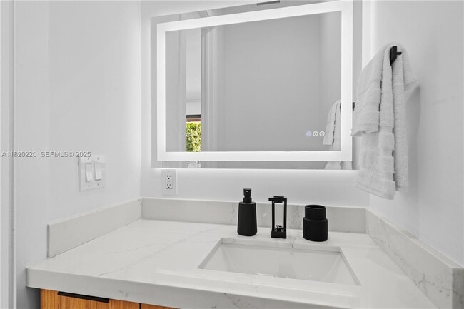 Building Photo - 550 NW 42nd St