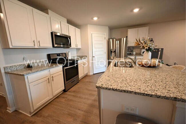 Building Photo - 4 Bed Crestview Home