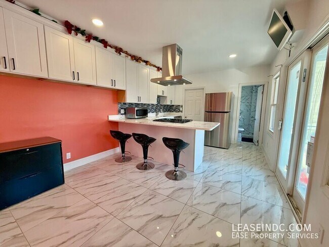 Building Photo - 513 N St NW