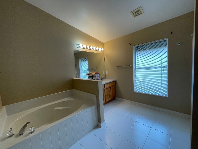 Building Photo - 4321 Swanna Dr