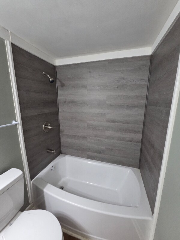 Building Photo - 2422-2424-2424 Tinnell Ct