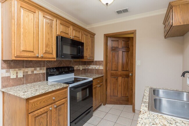 Building Photo - 12444/12446 CR 499