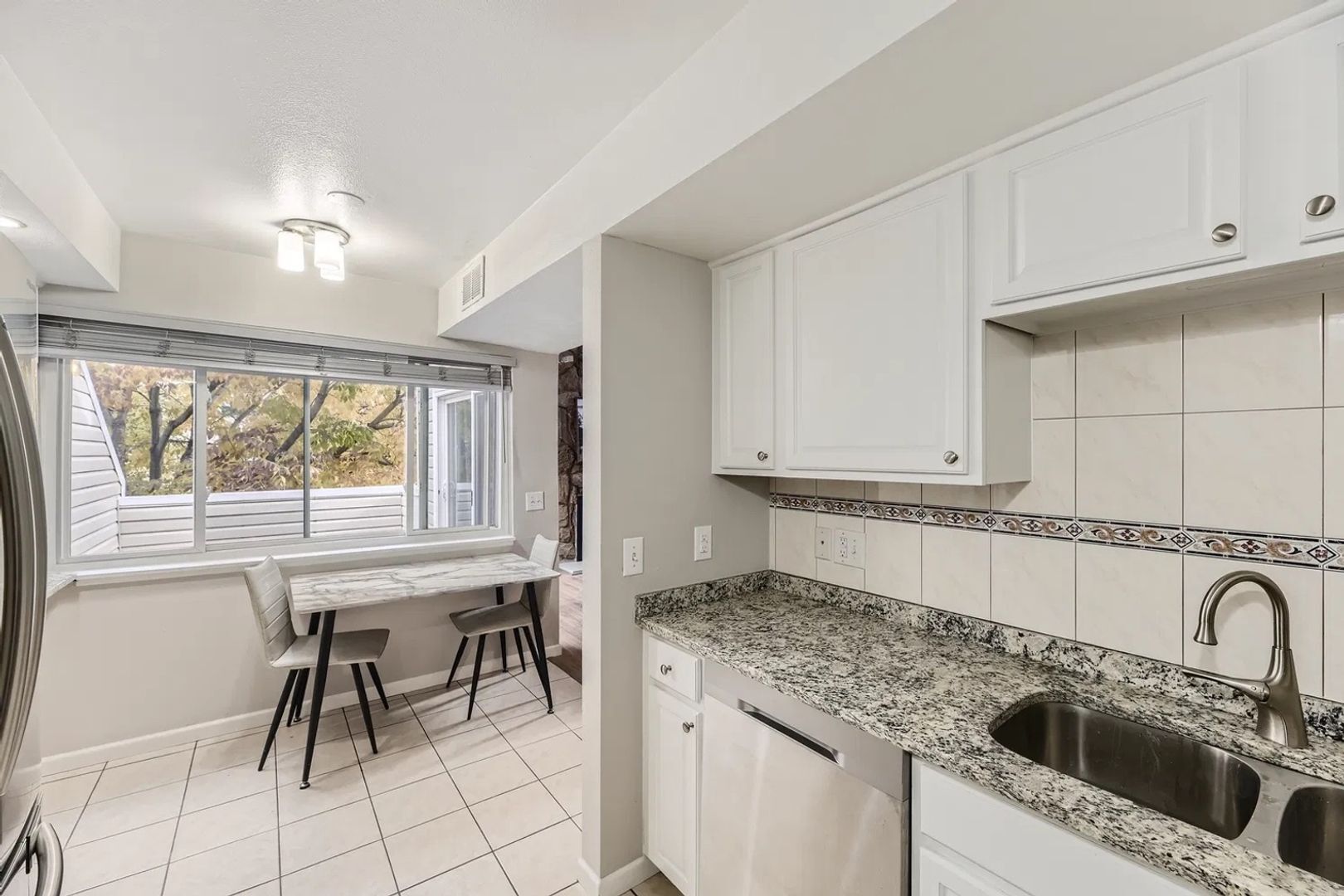 Building Photo - 2656 S Xanadu Way