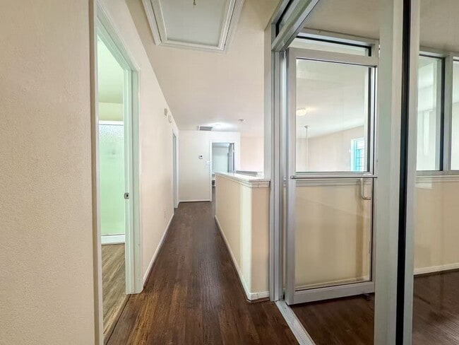 Building Photo - 3923 Calgary Cir