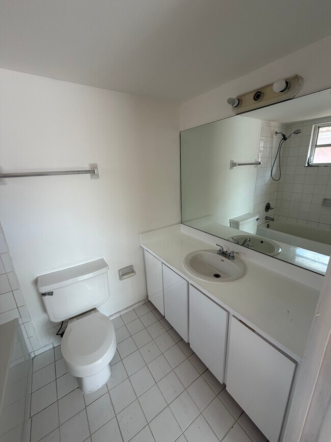 Master Bathroom - 8023 Lake Dr