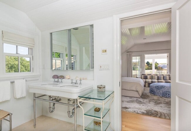 Building Photo - 480 Captains Neck Ln