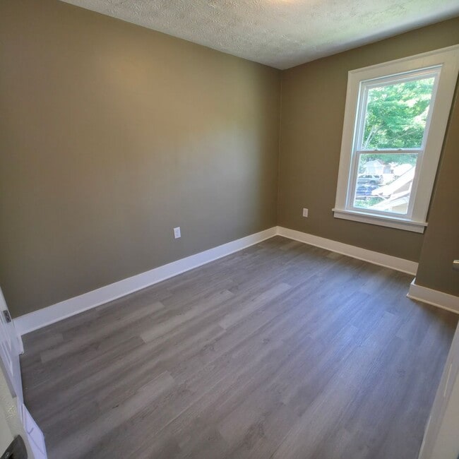 Building Photo - Cleveland Heights 3-Bed Single-Family