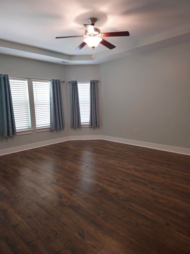 Building Photo - 440 Shaftesbury Ln