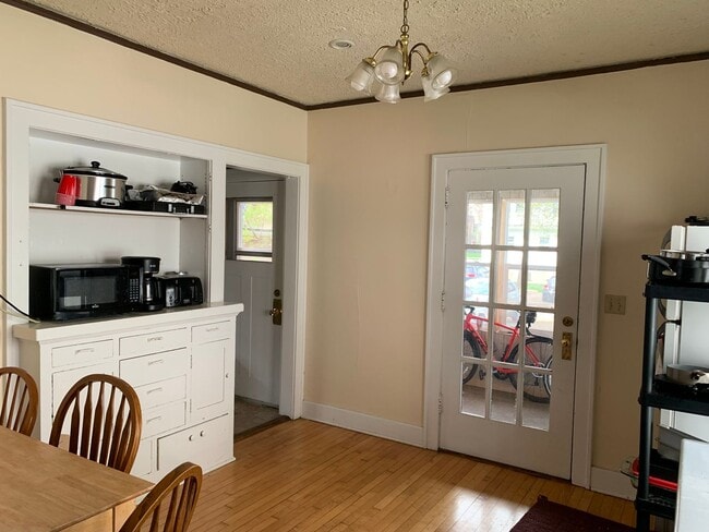 Building Photo - 1614 Adams St